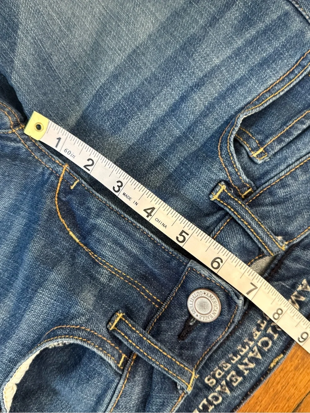 American Eagle Low Rise Bermuda Denim Shorts Cuffed Stretch Medium Wash Size S